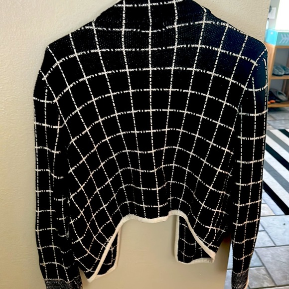 Urban outfitters cropped sweater/jacket - Picture 3 of 3